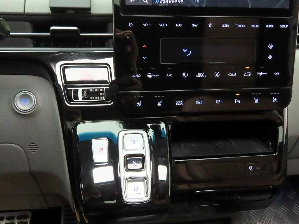 HYUNDAI Staria - Vista 9