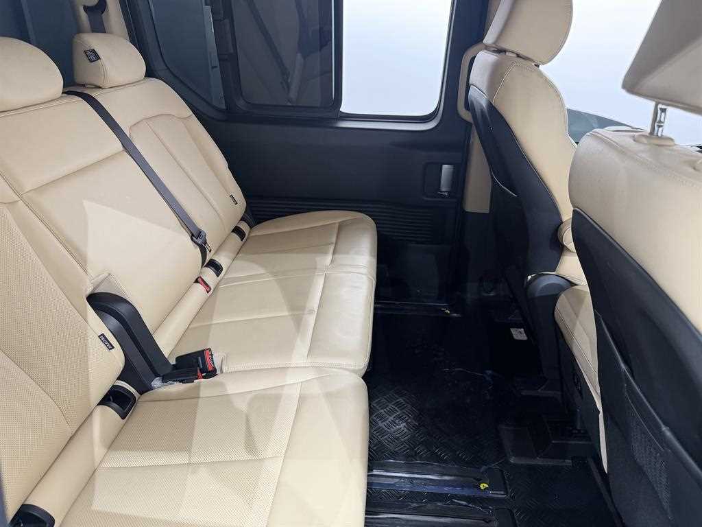 HYUNDAI Staria - Vista 7