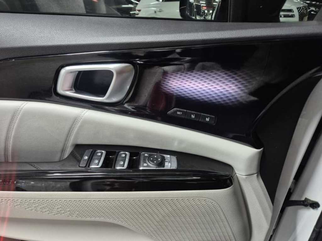 KIA Carnival - Vista 9