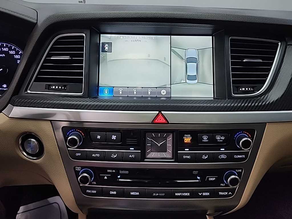 HYUNDAI Genesis - Vista 10