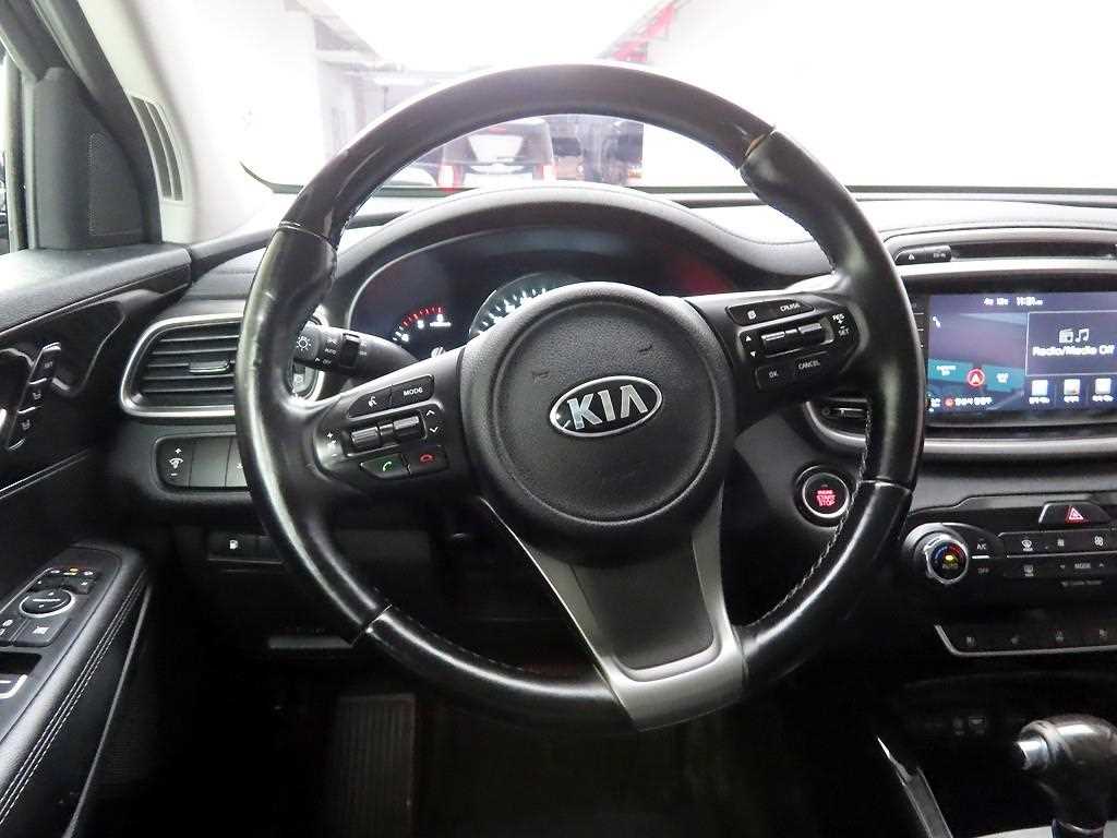 KIA Sorento - Vista 8