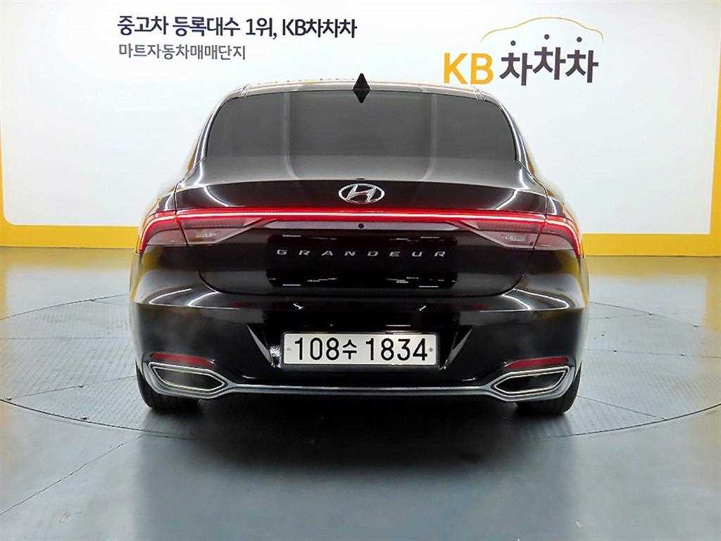 HYUNDAI Grandeur - Vista 3
