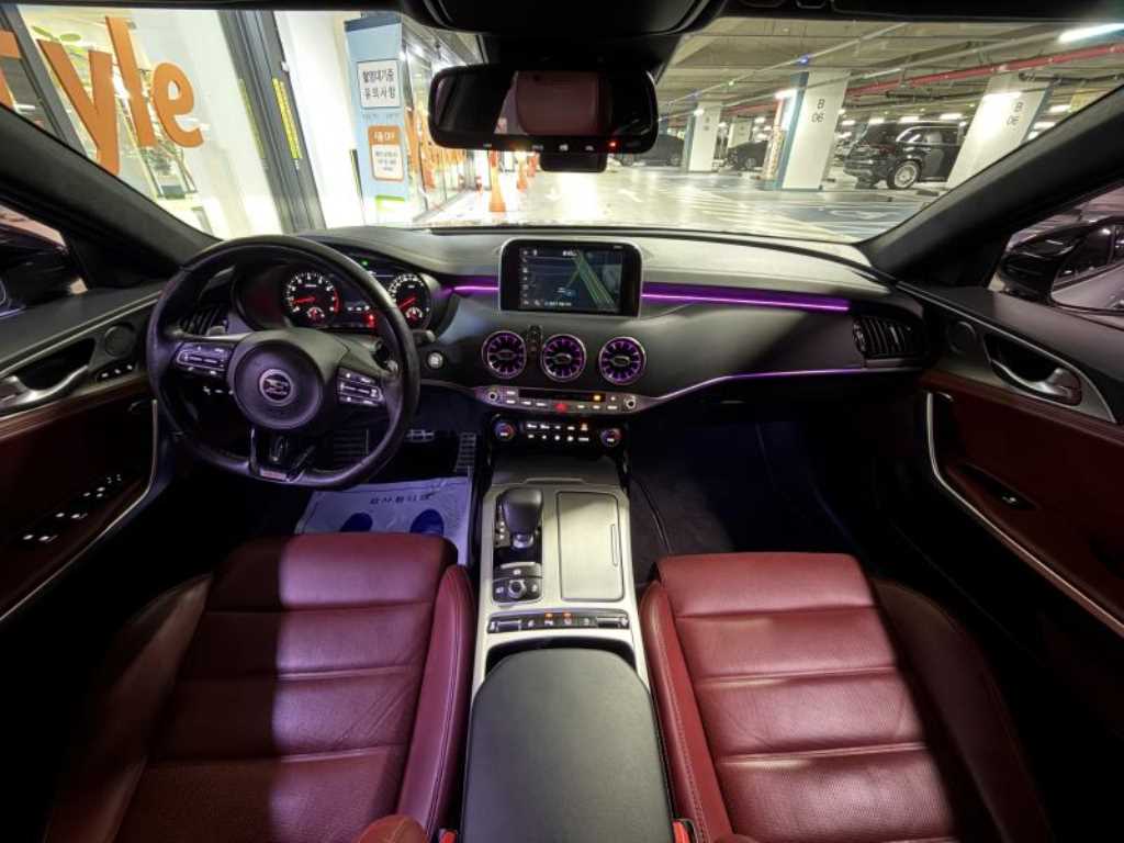 KIA Stinger - Vista 6