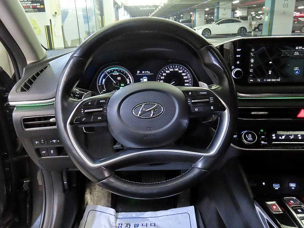 HYUNDAI Sonata - Vista 8