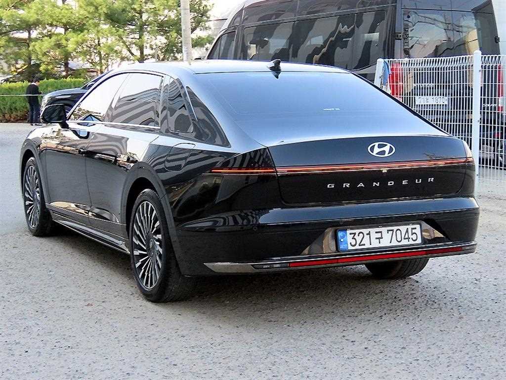 HYUNDAI Grandeur - Vista 4