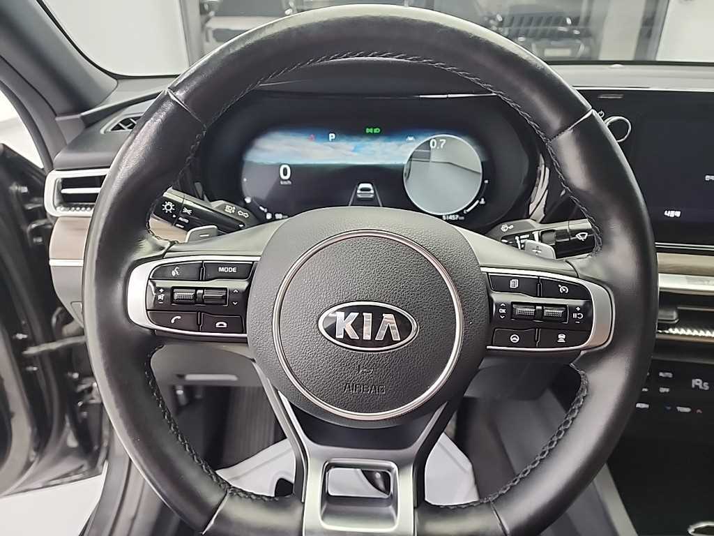 KIA K5 - Vista 9