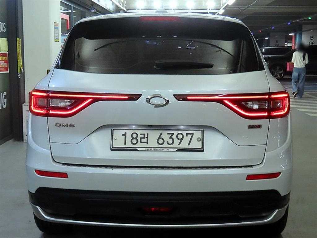 SAMSUNG QM6 - Vista 5