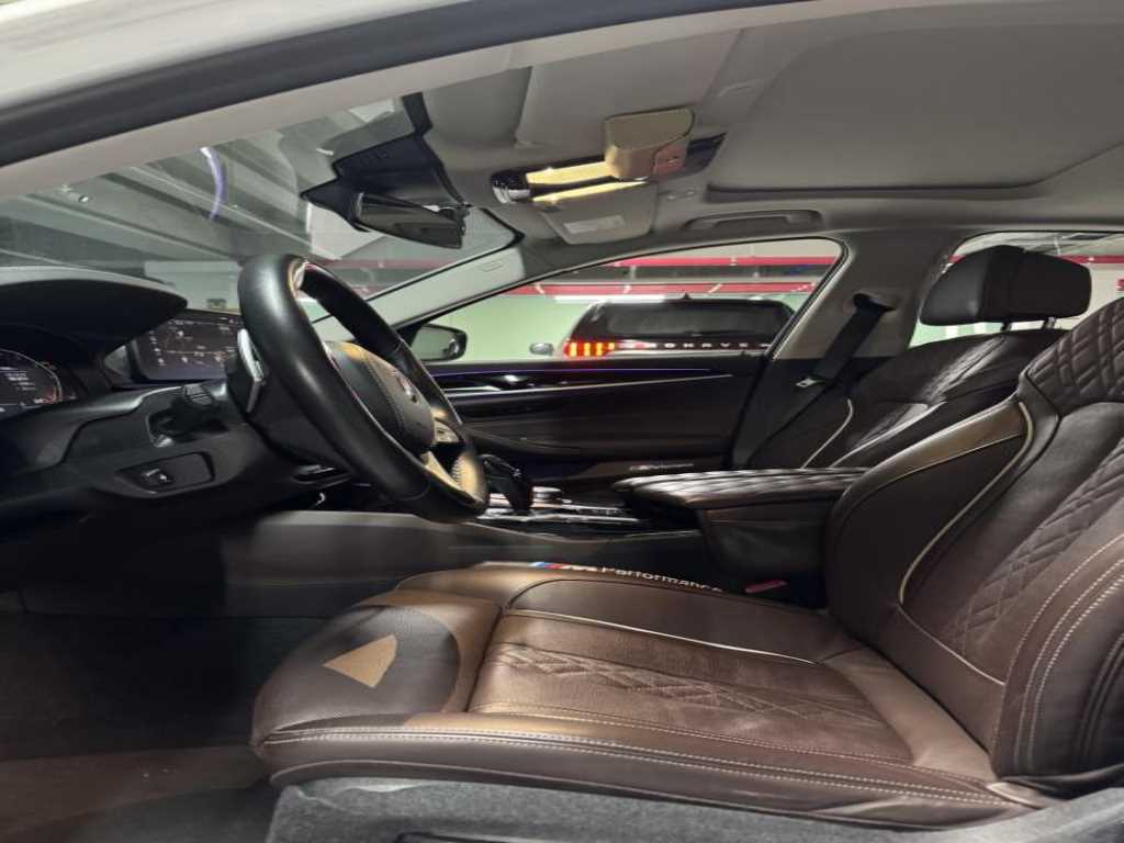 BMW 5 Series - Vista 4