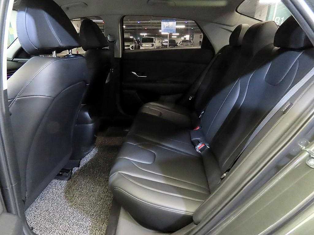 HYUNDAI Avante - Vista 7