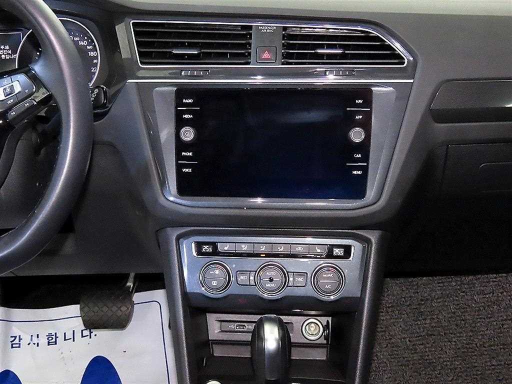 Volkswagen Tiguan - Vista 11