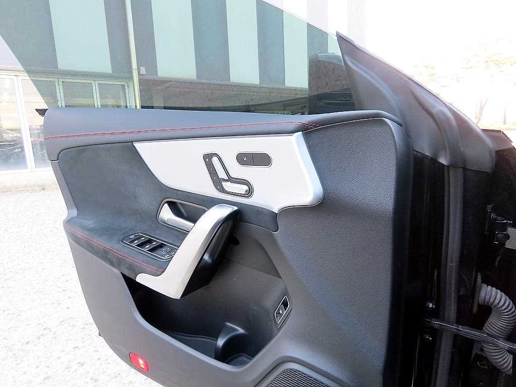 Mercedes Benz CLA Class - Vista 12