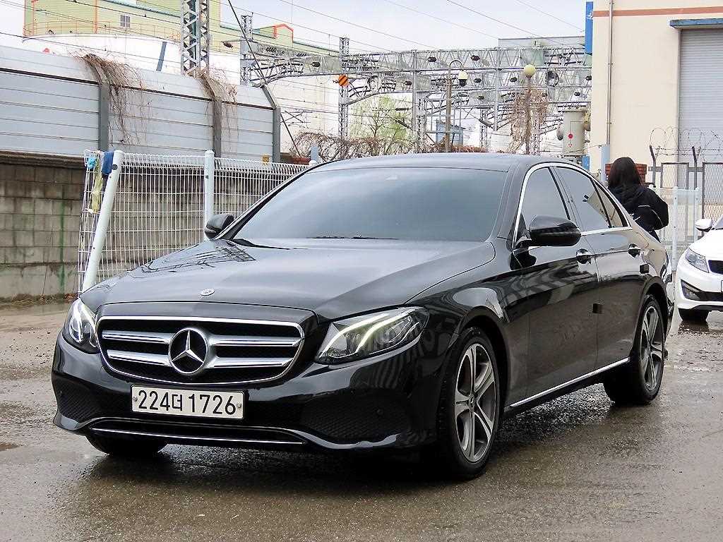 Mercedes Benz E class - Vista 2