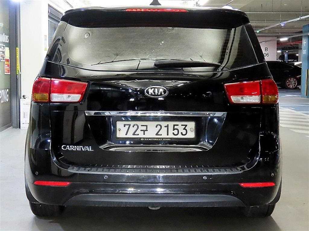 KIA Carnival - Vista 5