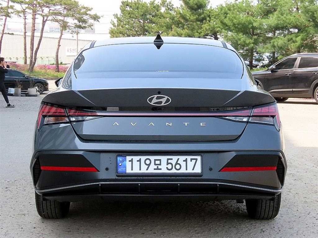 HYUNDAI Avante - Vista 4