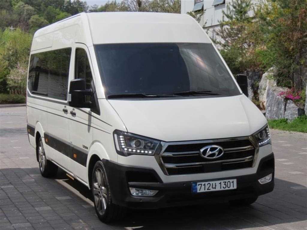 HYUNDAI Solati - Vista 2
