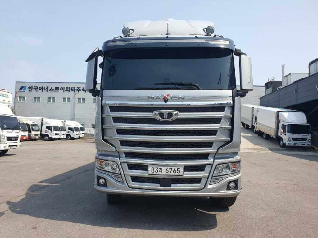 medium and large cargo truck - Vista 3