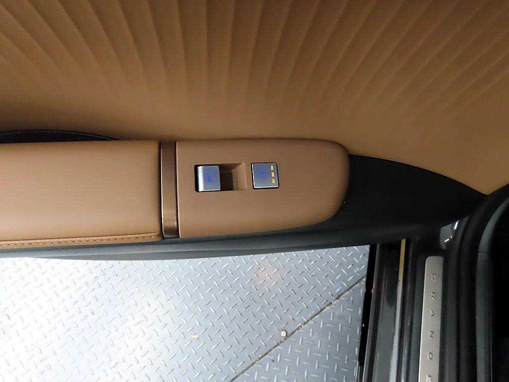 HYUNDAI Grandeur - Vista 12