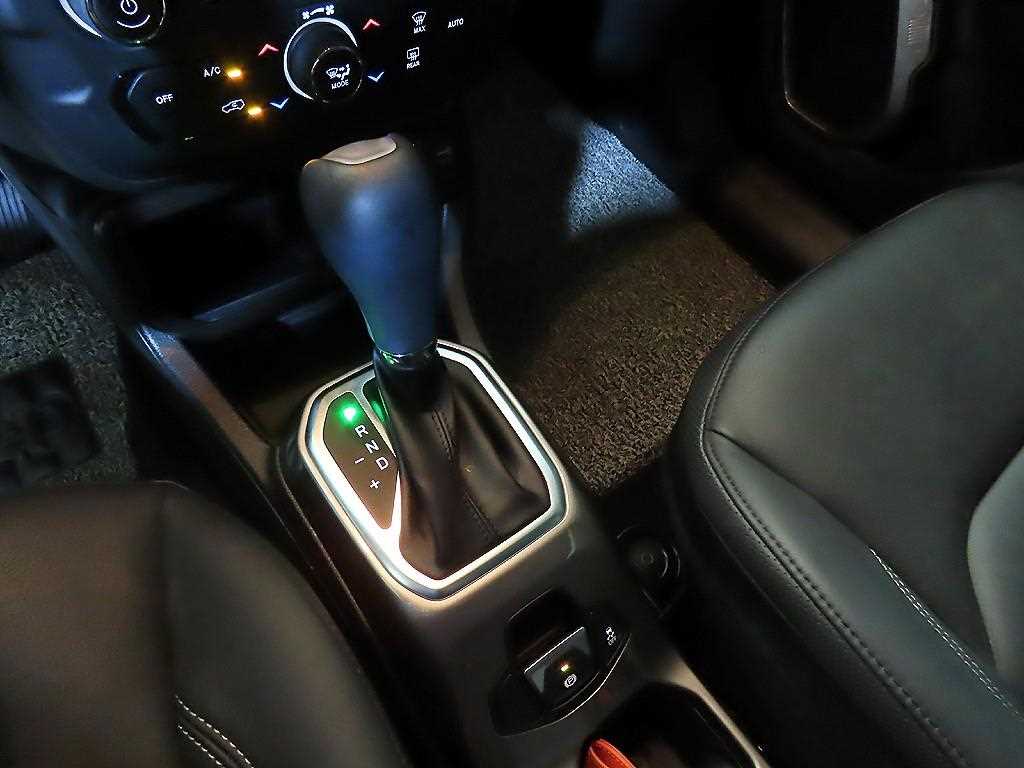 Jeep Renegade - Vista 12