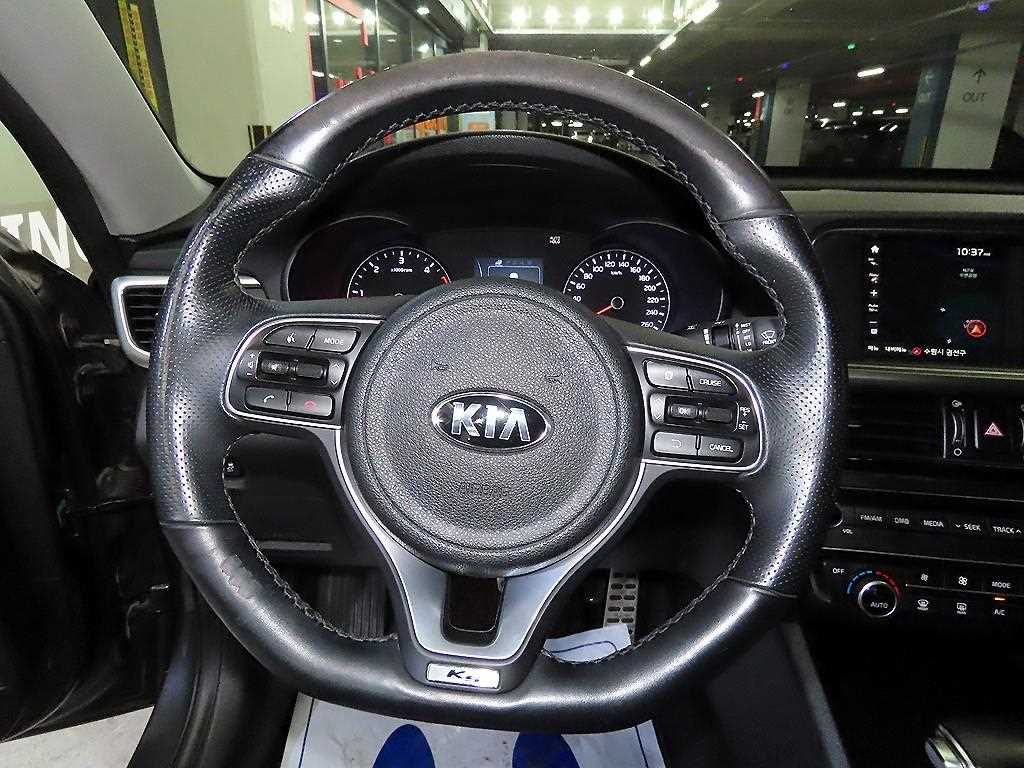 KIA K5 - Vista 8