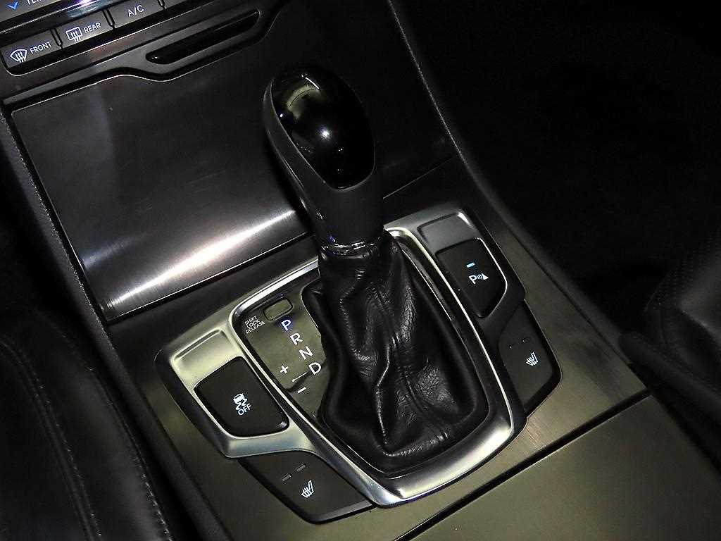 HYUNDAI Grandeur - Vista 12