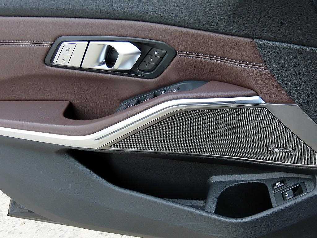 BMW 3 series 2021 Negro - Importación desde Corea - HF Imports Iquique - Foto 13