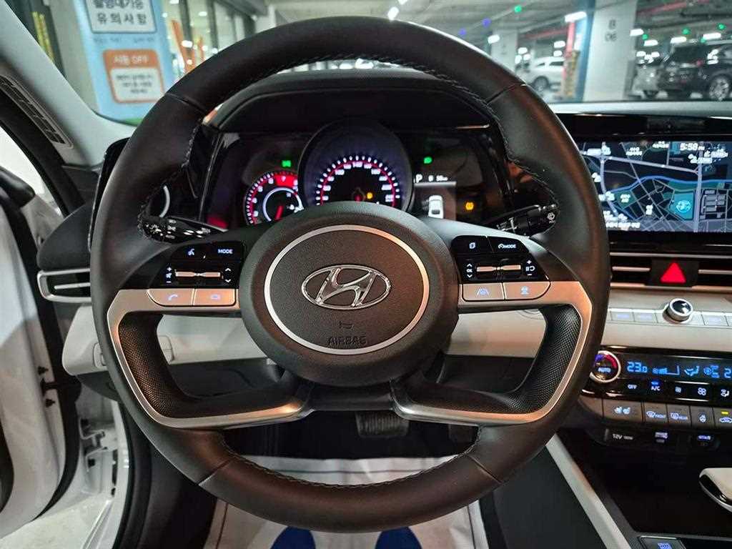 HYUNDAI Avante - Vista 8