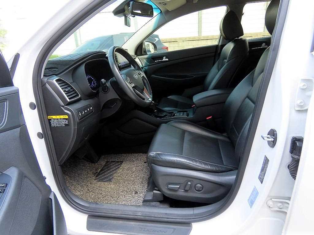 HYUNDAI Tucson - Vista 5