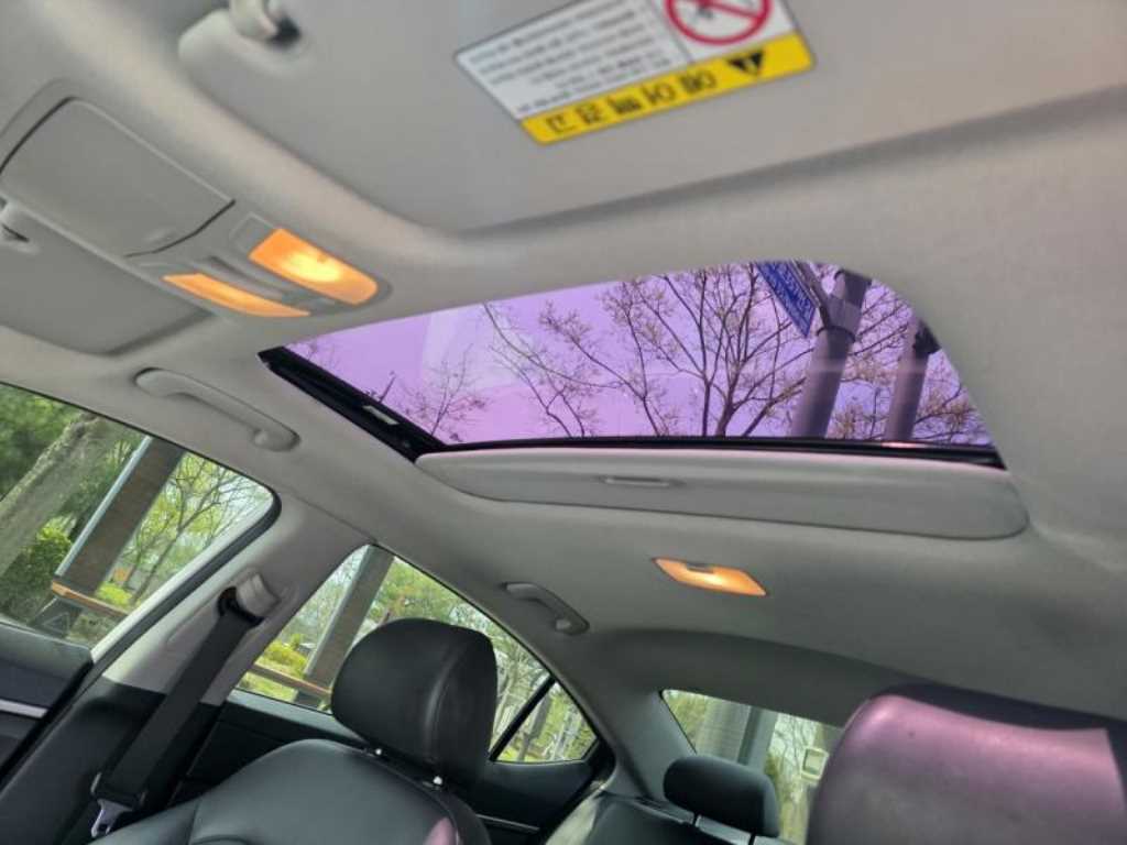 HYUNDAI Avante - Vista 5