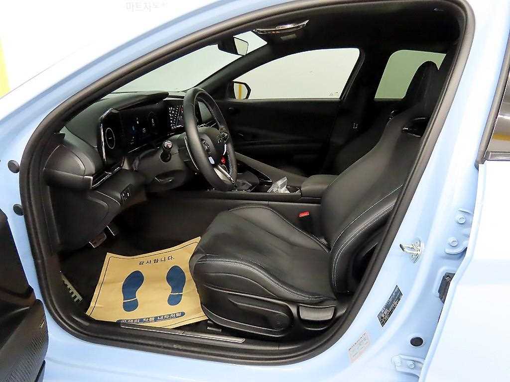 HYUNDAI Avante - Vista 5