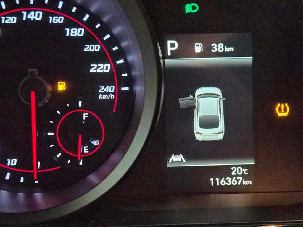 HYUNDAI Avante - Vista 9