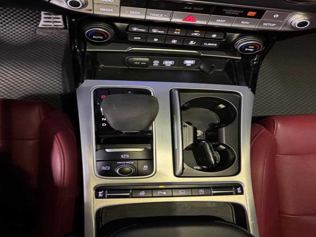 KIA Stinger - Vista 11