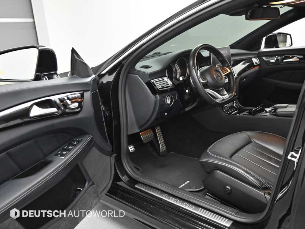 Mercedes Benz CLS Class - Vista 11