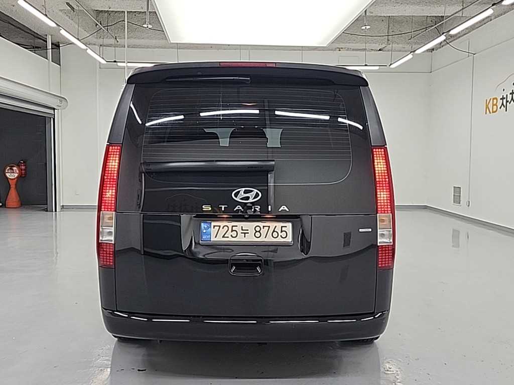 HYUNDAI Staria - Vista 3
