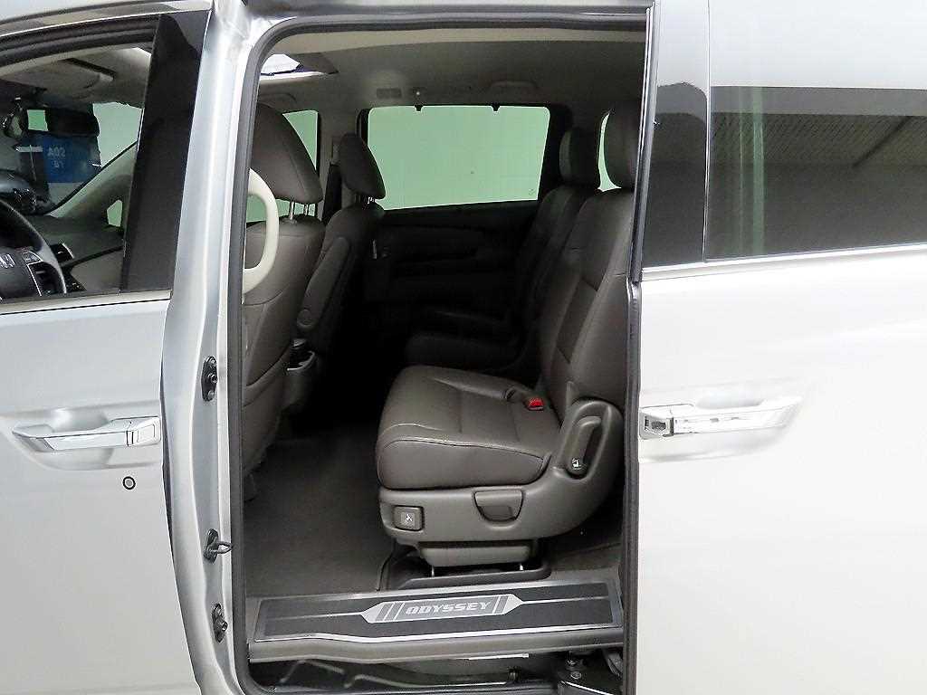 Honda Odyssey 2013 Plateado - Importación desde Corea - HF Imports Iquique - Foto 14