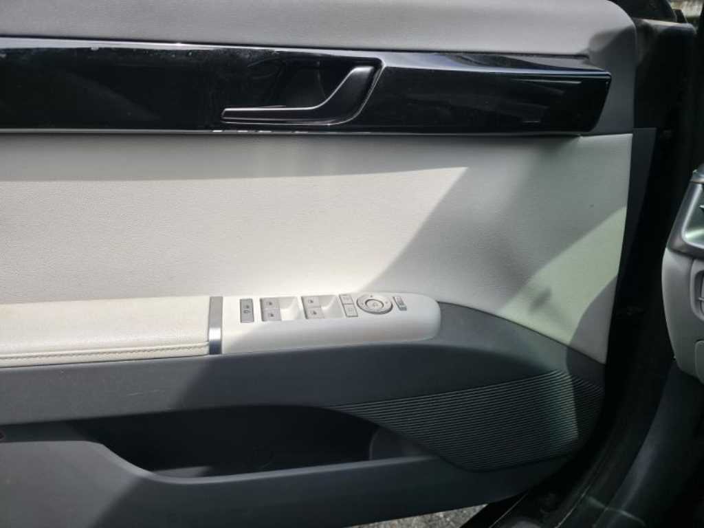 HYUNDAI Grandeur - Vista 10