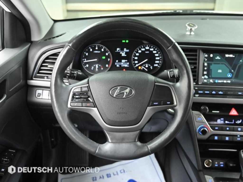 HYUNDAI Avante 2018 Blanco - Importación desde Corea - HF Imports Iquique - Foto 13