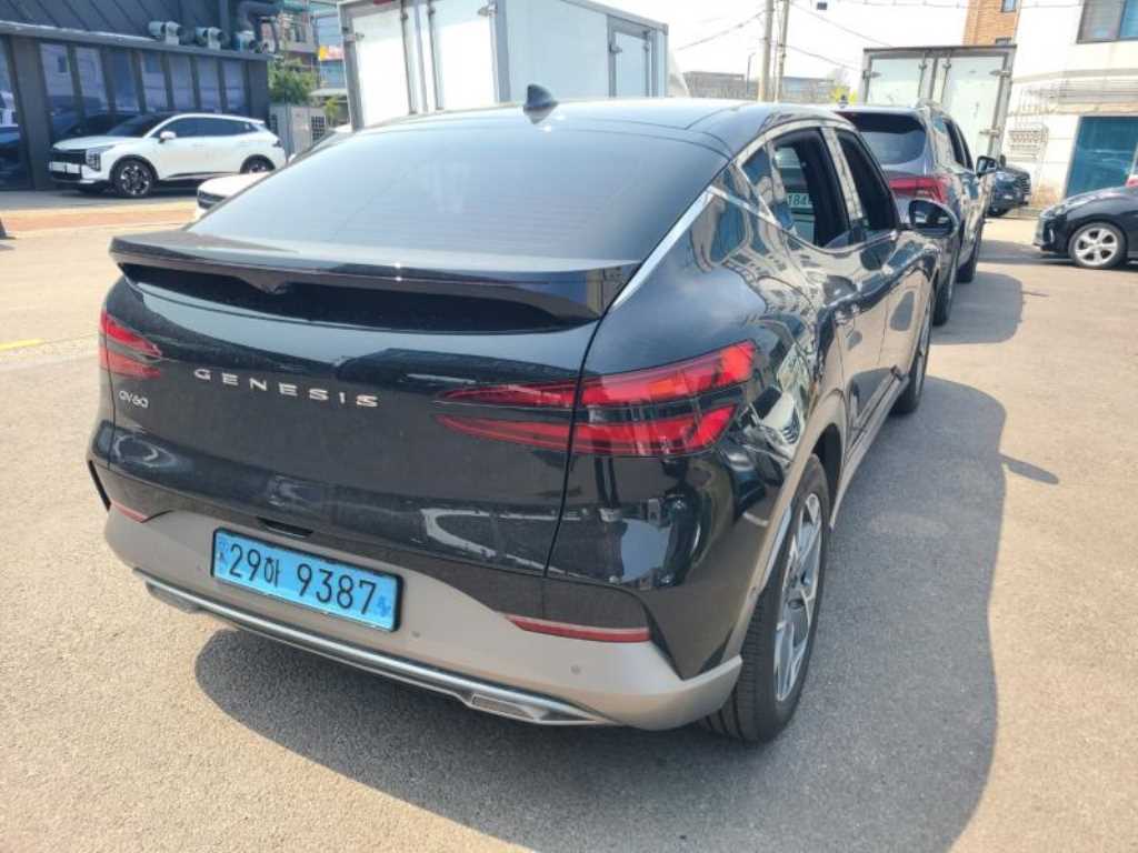 Genesis GV60 - Vista 5