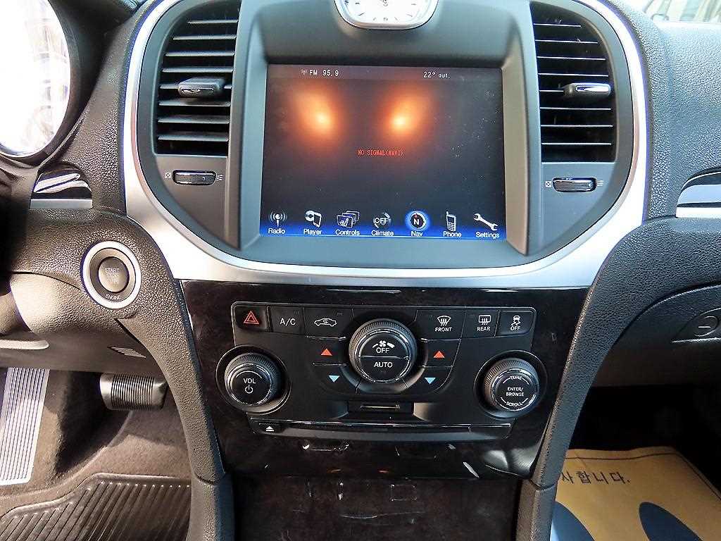 Chrysler 300C - Vista 12