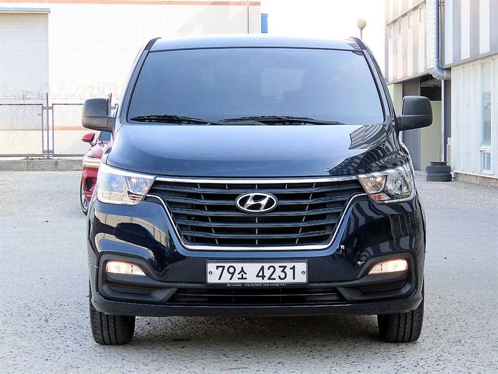 HYUNDAI Starex 2020 Negro - Importación desde Corea - HF Imports Iquique - Foto 1