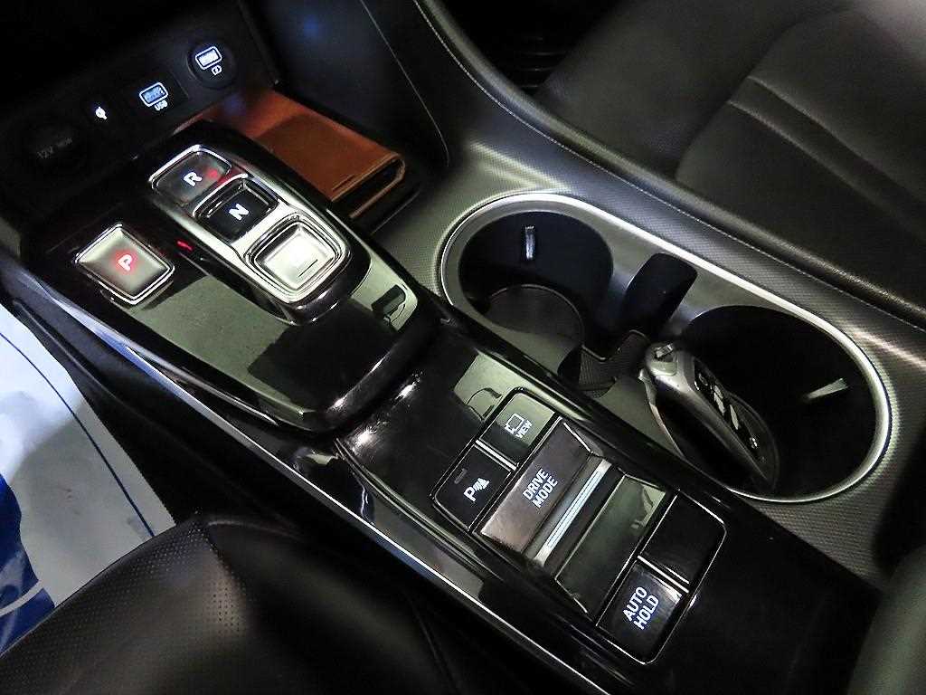 HYUNDAI Sonata - Vista 12