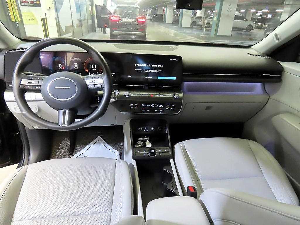 HYUNDAI Kona - Vista 10