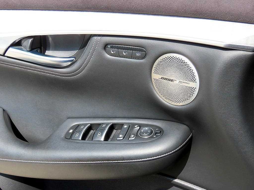 Infiniti QX - Vista 11