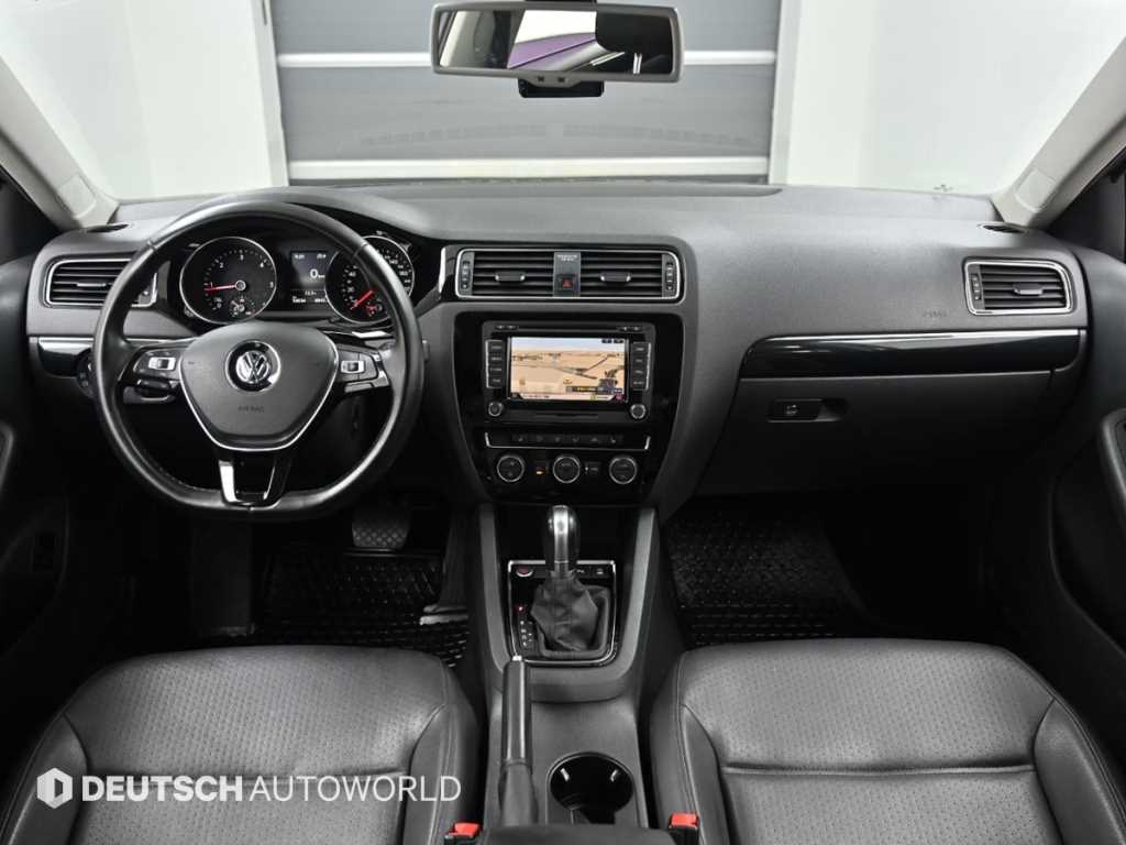 Volkswagen Jetta - Vista 7