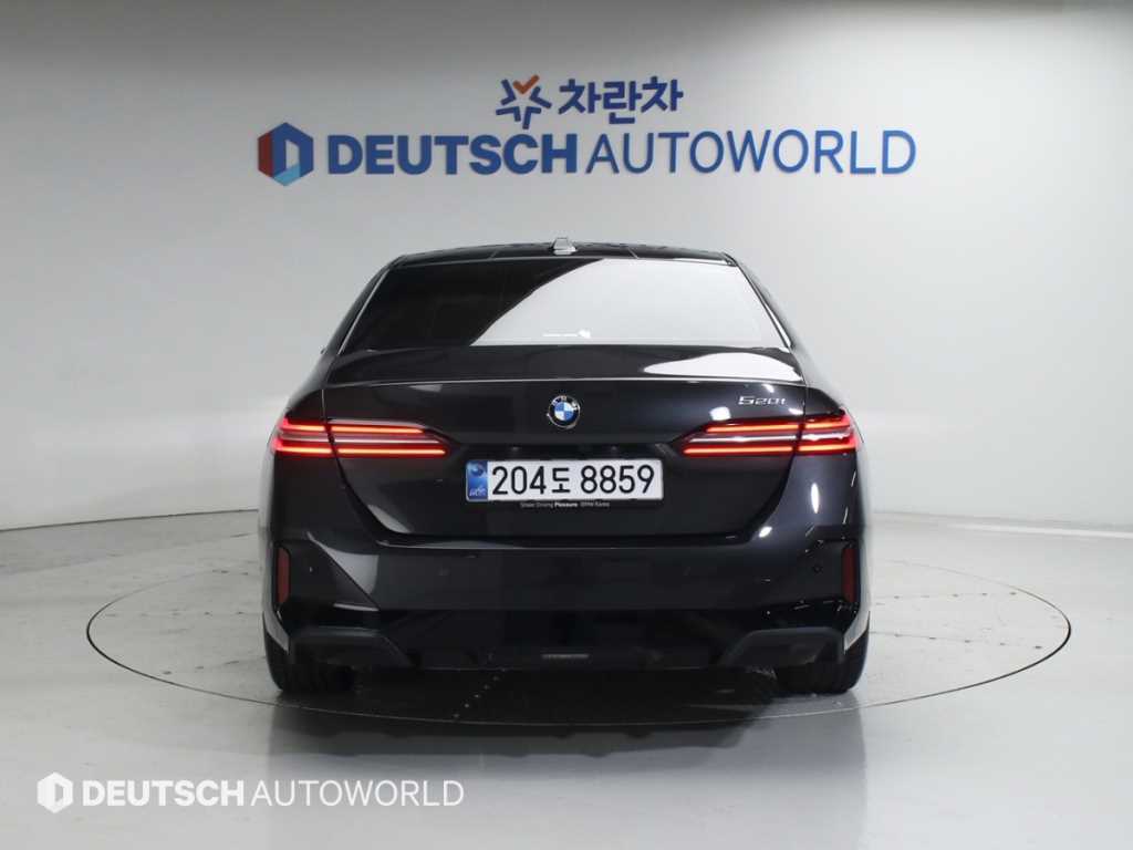 BMW 5 Series - Vista 4