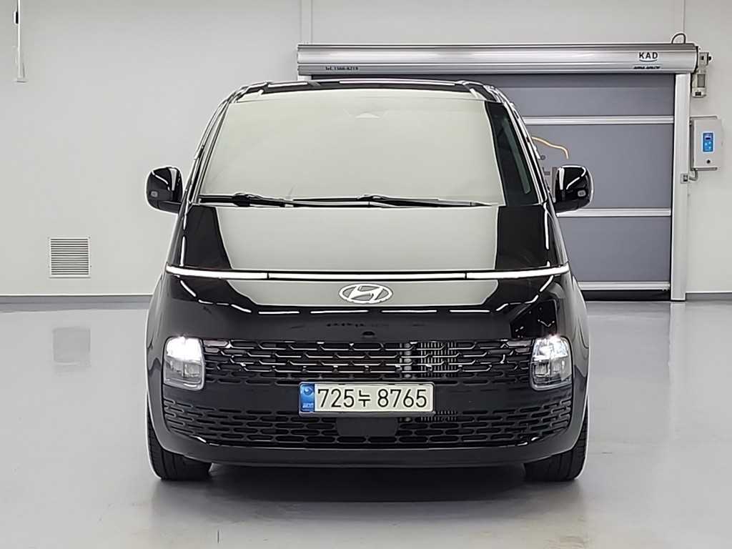 HYUNDAI Staria - Vista 2