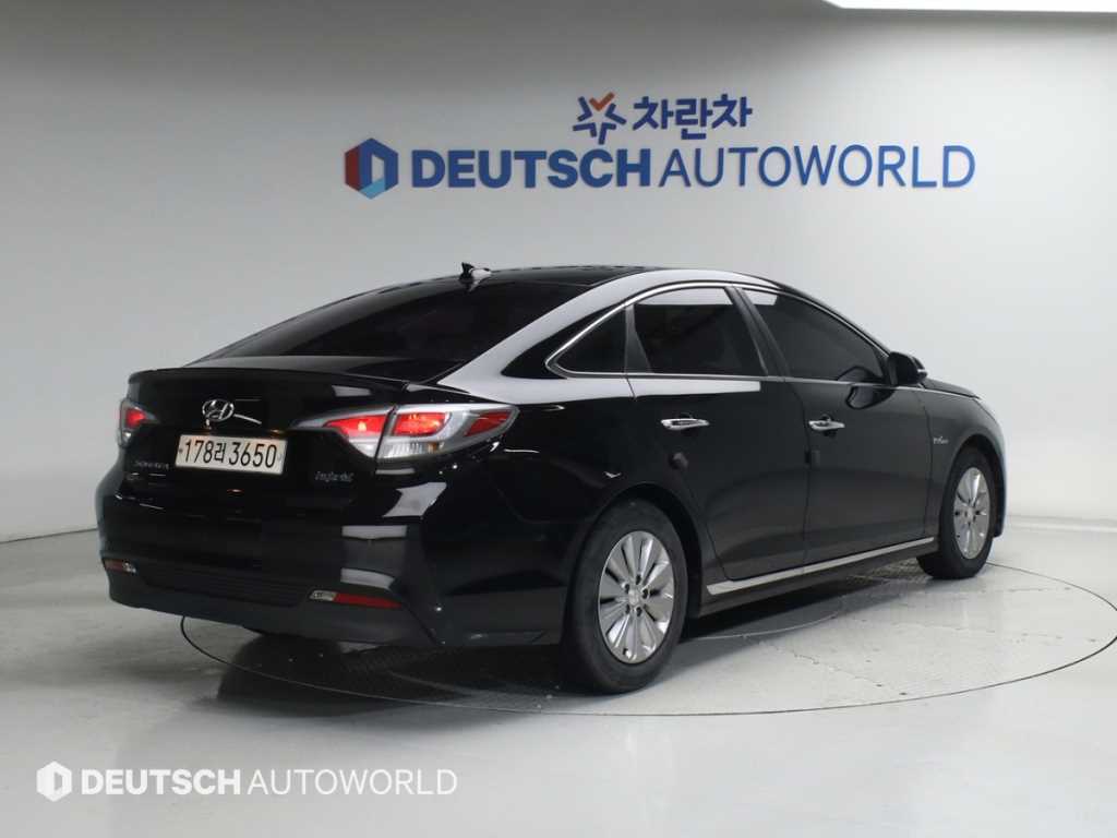 HYUNDAI Sonata - Vista 2