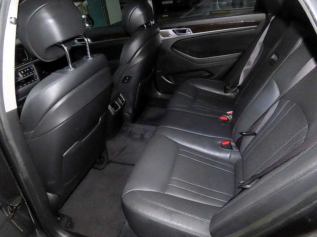 Genesis G80 - Vista 7
