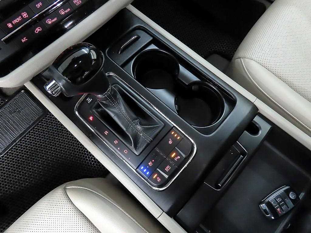 KIA Carnival - Vista 10