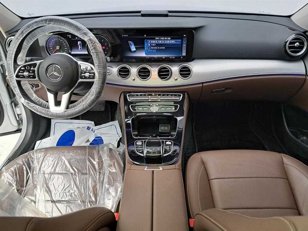 Mercedes Benz E class - Vista 6