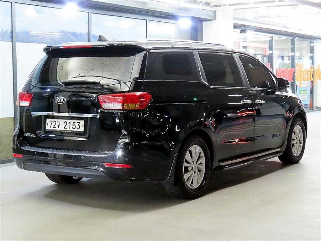 KIA Carnival - Vista 4